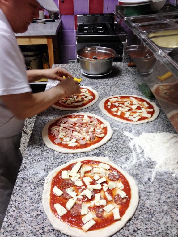 Alojamento de Acomodação e Pequeno-almoço L'asino Vola Murci
